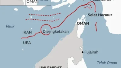Blokade Selat Hormuz Memanas: AS Klaim Lumpuhkan 2 Kapal, Iran Ancam Balas