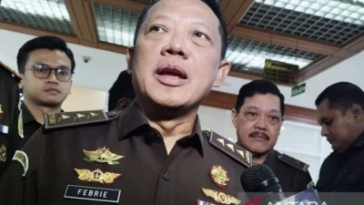Gerindra Sentil Hotman: Presiden Tak Intervensi Kasus Eks Jampidsus Febrie