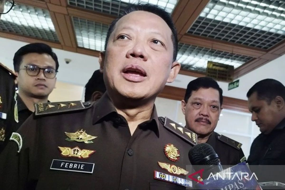 Gerindra Sentil Hotman: Presiden Tak Intervensi Kasus Eks Jampidsus Febrie