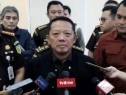 Hasto Kritik Perbedaan Perlakuan Hukum: Kasus Raja Juli vs Febrie Adriansyah Jadi Sorotan