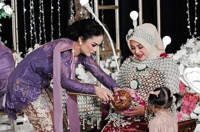 Isu Kehamilan Aurel Hermansyah Terjawab, Kris Dayanti Ungkap Keinginan Punya Cucu Laki-laki