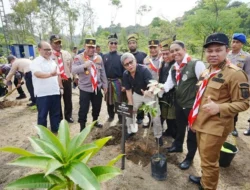 Kemenhut dan Masyarakat Selamatkan Lutung Jawa dan Alap Jambul: Kolaborasi Tanpa Represif