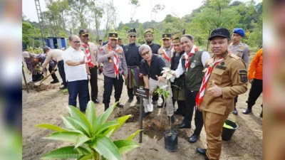 Kemenhut dan Masyarakat Selamatkan Lutung Jawa dan Alap Jambul: Kolaborasi Tanpa Represif