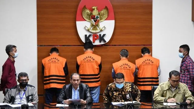 KPK Sita Toyota Alphard Diduga Terkait Gratifikasi Bupati Lombok Barat, Ini Fakta Lengkapnya
