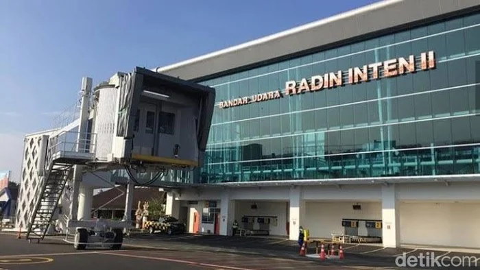 Misteri Suzuki Swift Terparkir Bertahun-tahun di Bandara Radin Inten II: Siapa Pemiliknya?
