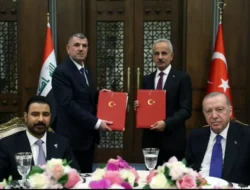 Momen Kikuk PM Irak di Turki: Menterinya Tolak Teken Perjanjian di Depan Erdogan