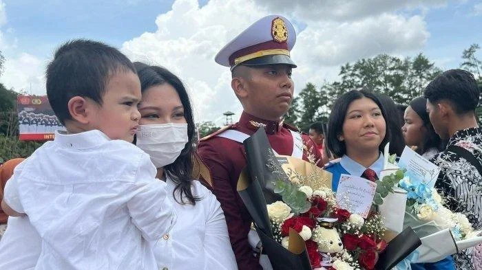 Momen Mendagri Tito Hampiri Anak Ferdy Sambo yang Dilantik Jadi Perwira Polri, Langsung Ajak Swafoto
