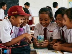 Pemerintah Resmi Atur Penggunaan Gawai di Sekolah: Ponsel hingga Smartwatch Terdampak
