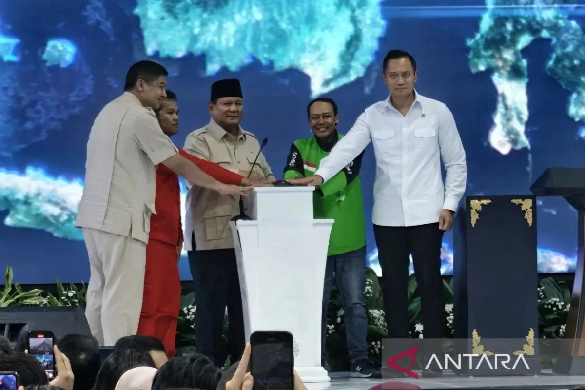 Presiden Prabowo Jajal Kereta Mewah Nusantara Explorer, Resmikan Stasiun Tawang dan Akad Massal 62 Ribu Rumah Subsidi