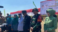Sinergi Mahasiswa KKNTK Unigoro Sukseskan TMMD ke-129 di Desa Kesongo