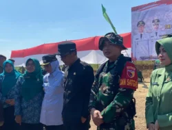 Sinergi Mahasiswa KKNTK Unigoro Sukseskan TMMD ke-129 di Desa Kesongo