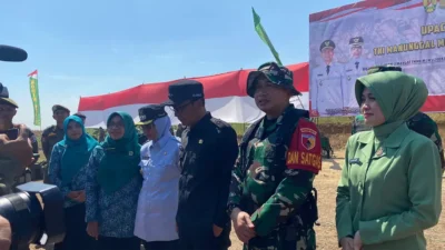 Sinergi Mahasiswa KKNTK Unigoro Sukseskan TMMD ke-129 di Desa Kesongo
