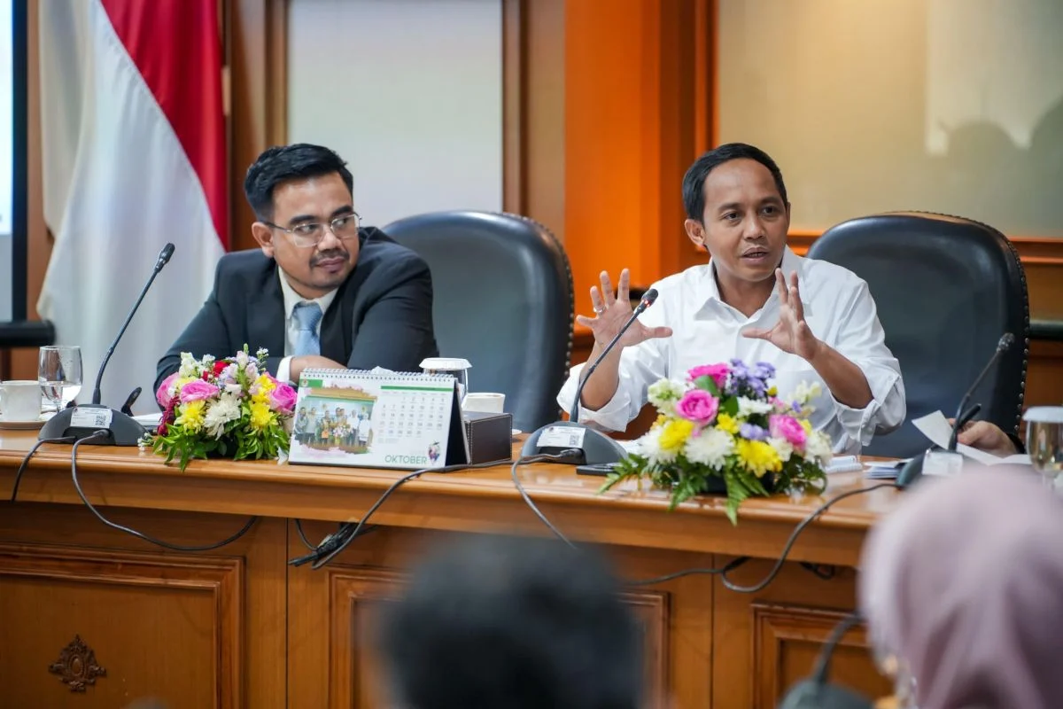 Skandal Amplop Raja Juli: KPK Didesak Tetapkan Menteri Kehutanan sebagai Tersangka