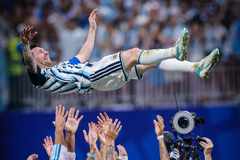 Suporter Inggris Angkat Topi untuk Lionel Messi: 'Dia Legenda yang Sulit Dicari Penggantinya'
