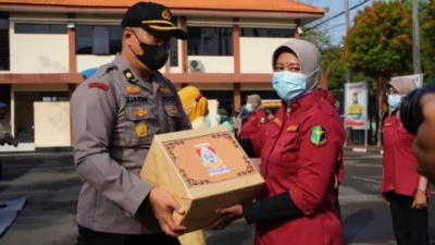 TMMD 129 Bojonegoro Bagikan 200 Paket Sembako untuk Warga Desa Kesongo, Bukti Sinergi TNI dan BPR Bojonegoro