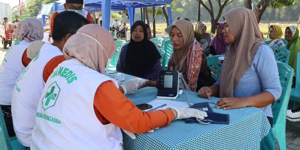 TMMD 129 Bojonegoro: Harga Sembako Murah dan Cek Kesehatan Gratis Jadi Magnet Warga