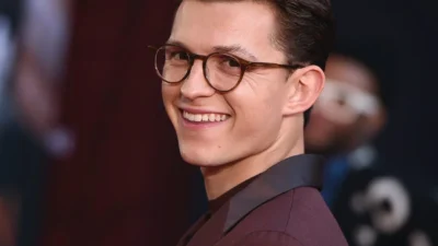 Tom Holland Jujur Soal Karier dan Perannya: 'Ada Film yang Sebaiknya Tidak Ditonton' – Pengakuan Mengejutkan Sang Spider-Man