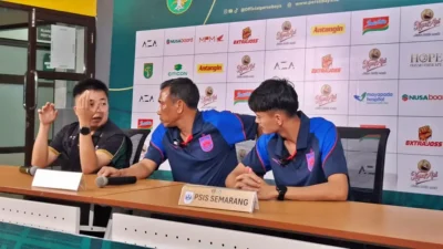 Widodo C Putro Puas: Perubahan Taktik Kunci PSIS Tahan Imbang Persebaya 2-2