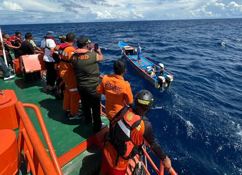 Keajaiban di Samudra Pasifik: Nelayan Batang Dua Ternate Selamat Setelah 26 Hari Terombang-ambing