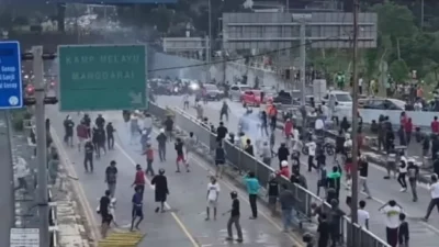 Pagar Tinggi Mal di Jakarta: Respons Warga dan Klarifikasi Pengelola