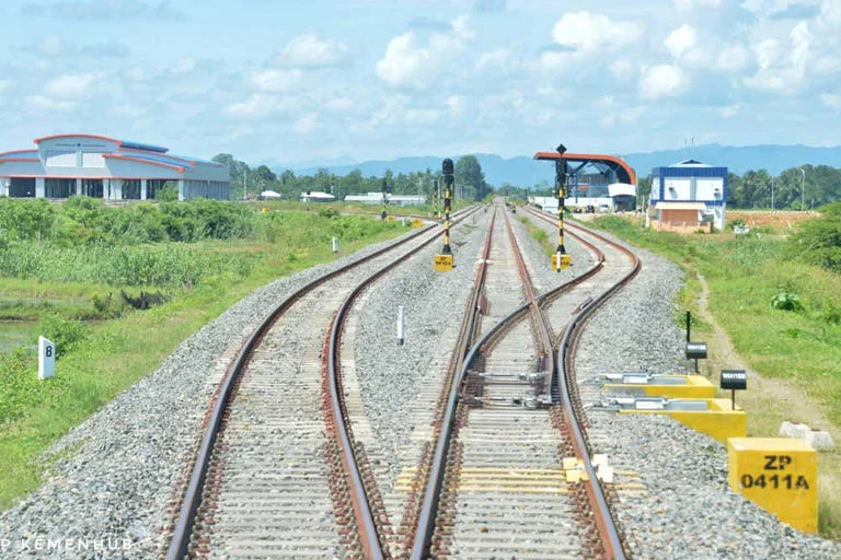 RI Jajaki China dan Rusia Garap Kereta Trans Kalimantan, Proyek Raksasa Menanti Investor