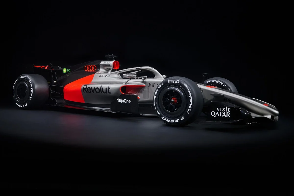 Audi F1 Siap Gebrak Singapura dengan Livery Khas Peranakan, Bottas Kayuh Sepeda dari Malaysia