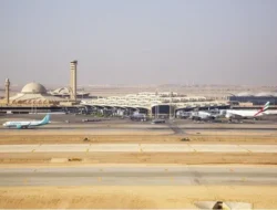 Serangan Bertubi-tubi di Bandara Riyadh, Dua WNI Terluka dan Penerbangan Umrah Terganggu