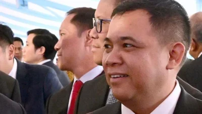BMRI Diguncang: Komisaris Borong Saham, Kredit Haji Isam Disorot, Asing Kabur