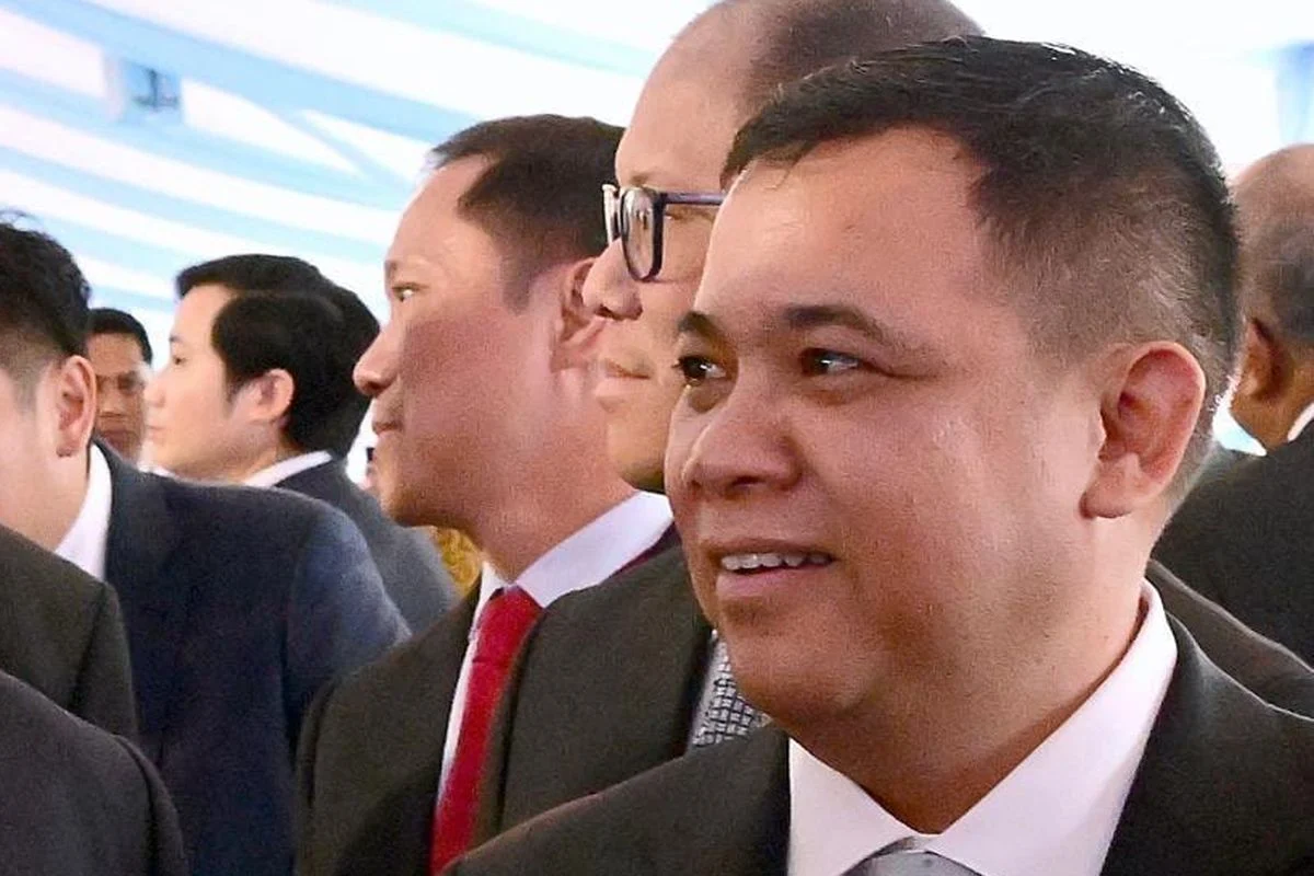 BMRI Diguncang: Komisaris Borong Saham, Kredit Haji Isam Disorot, Asing Kabur