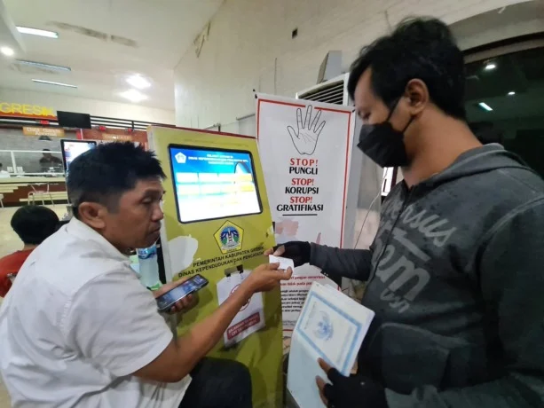 Bupati Gresik Dorong Pemerataan Bansos, Warga Wajib Aktifkan Identitas Kependudukan Digital