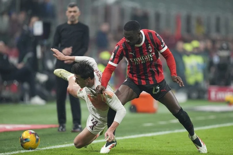 Como vs Roma: Duel Sengit di Olimpiade, Ketegangan di Meja Operasi Paus