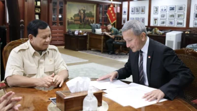 Diplomasi Hangat, Tekanan Karhutla: Manuver Singapura di Balik Kunjungan Menlu ke Prabowo