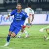 Dominik Holec Dikalahkan Gol Injury Time, Persib Bandung Menang Dramatis 2-1 atas Garudayaksa FC