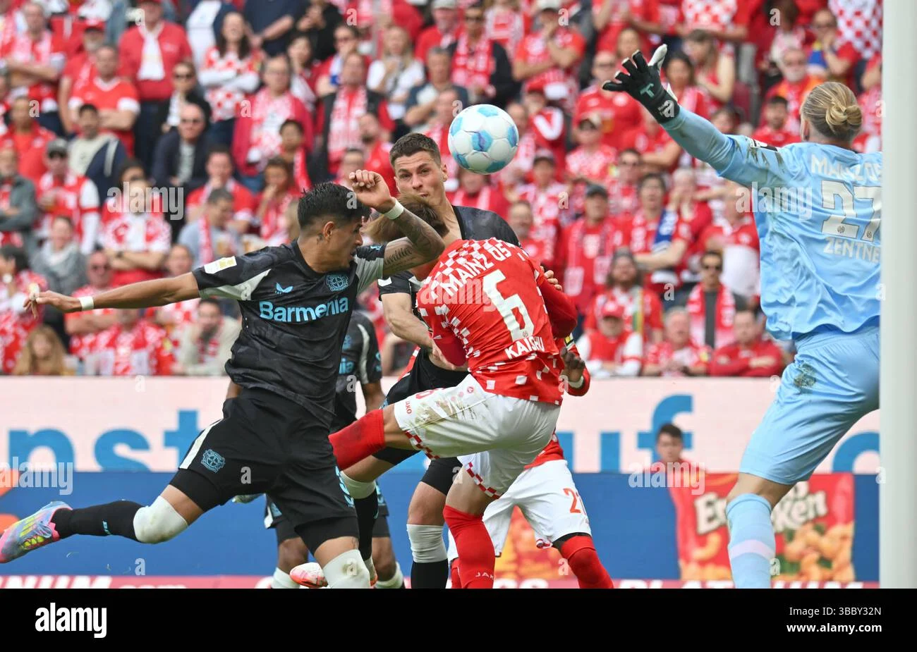 Drama Tujuh Gol: Leverkusen Taklukkan Mainz 05, Schick Ukir Sejarah