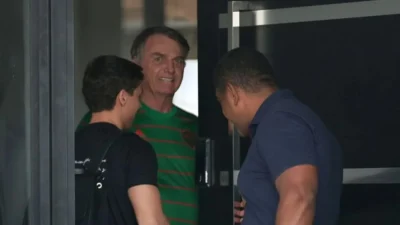 Flávio Bolsonaro Kabur ke Miami Usai Kalah Pilpres, Warisi Kontroversi Ayahnya