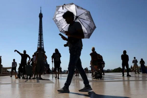Gelombang 'France Open' di Eropa: Dari Jalanan hingga Lapangan Hijau