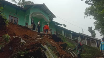 Gempa Terkini Guncang Bogor, 349 Rumah dan 5 Fasilitas Ibadah Rusak, 381 Jiwa Terdampak