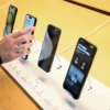iPhone Duo Harga Fantastis Tembus Rp75 Juta, Layar Retak Hanya Sehari Setelah Peluncuran