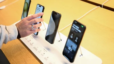 iPhone Duo Harga Fantastis Tembus Rp75 Juta, Layar Retak Hanya Sehari Setelah Peluncuran