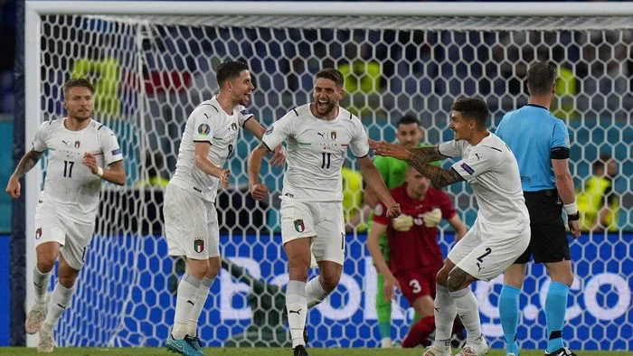 Italia vs Turki: Gli Azzurri Menang 3-1, Tempel Ketat Prancis di Puncak Klasemen