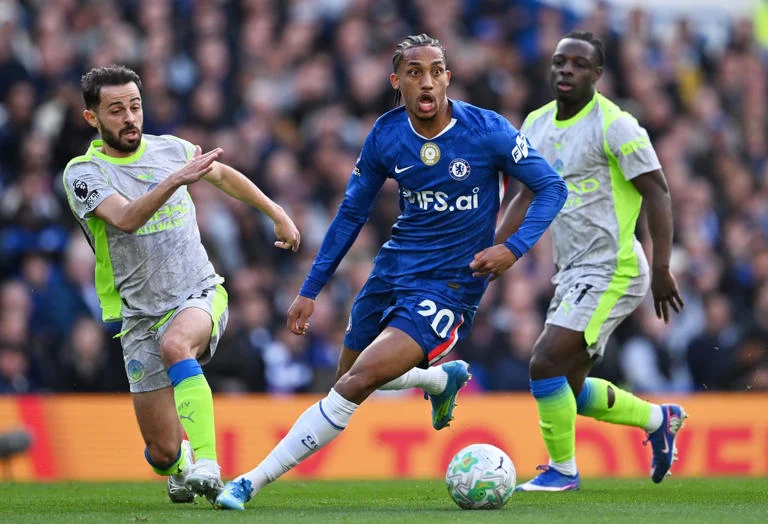 Joao Pedro Cedera, Chelsea Andalkan Emegha di Anfield