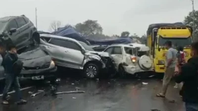 Kecelakaan Beruntun 15 Kendaraan di Tol Cipularang, Jasamarga Siapkan Jalur Penyelamat Darurat