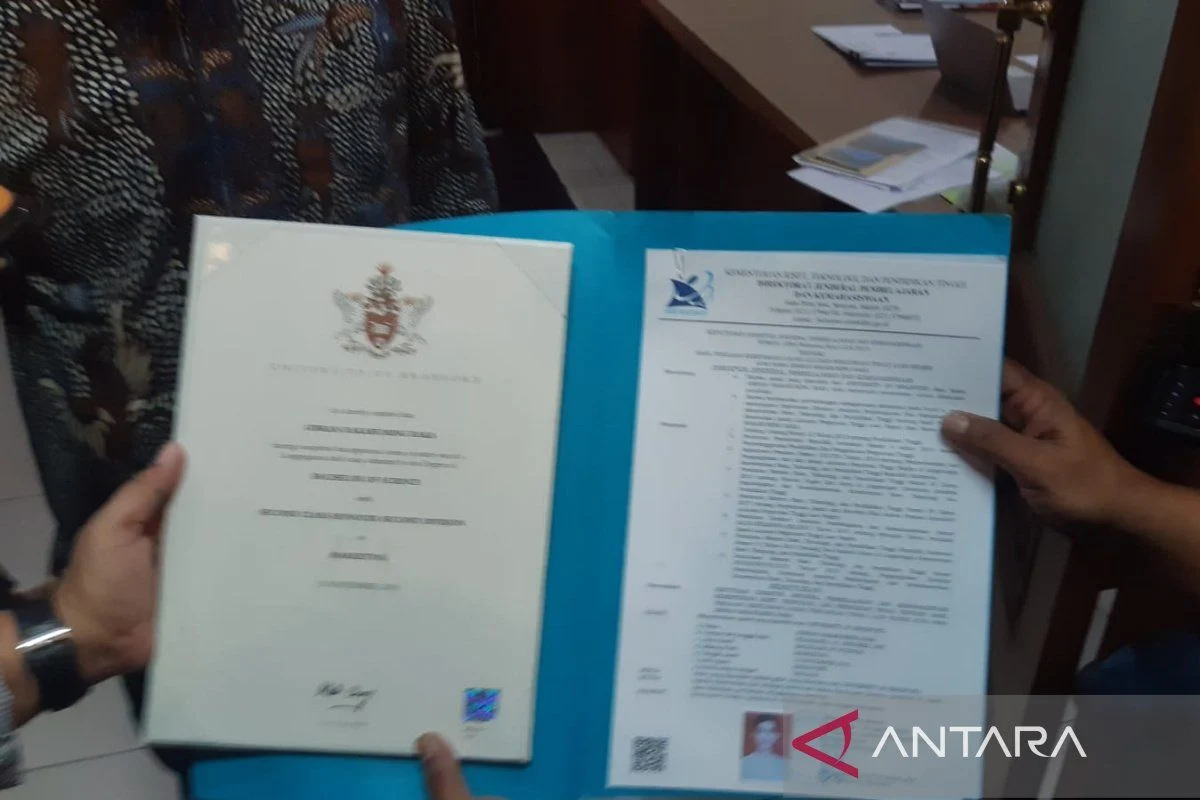 Kontroversi Ijazah Gibran: Dari Pahlawan Hukum hingga Target Pemakzulan