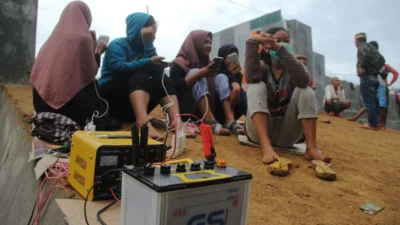 Mati Listrik dan Air Bersih Masih Landa Pengungsi Gempa Talamau, Warga Berau Desak PLN
