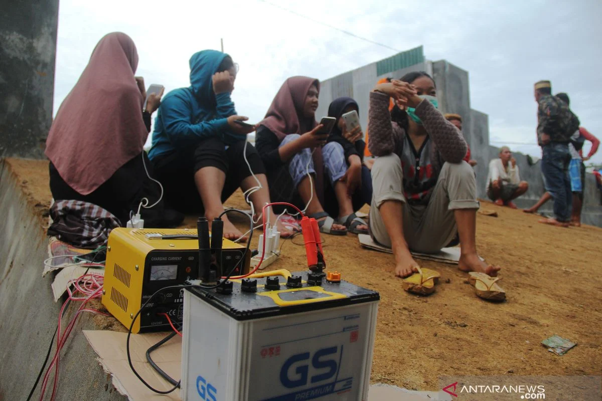 Mati Listrik dan Air Bersih Masih Landa Pengungsi Gempa Talamau, Warga Berau Desak PLN