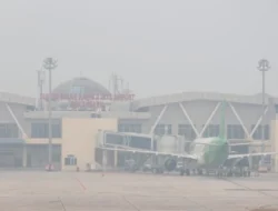 Meski Kabut Asap Pekanbaru, Bandara Internasional Sultan Syarif Kasim II Tetap Beroperasi Normal