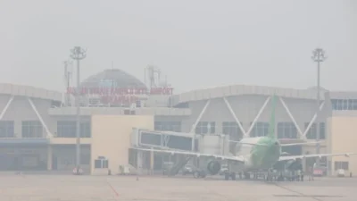 Meski Kabut Asap Pekanbaru, Bandara Internasional Sultan Syarif Kasim II Tetap Beroperasi Normal