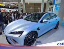 Mobil Listrik Makin Mendominasi: BYD Salip Honda, Suzuki Luncurkan e-Sky Murah, dan Bahaya Baterai Pascabenturan