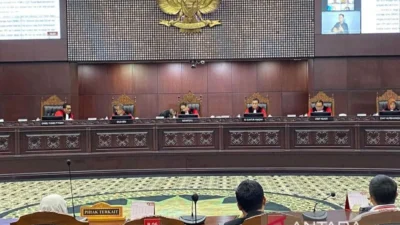 Polemik Ijazah Gibran Memanas: Denny Indrayana Desak Sikap Presiden, Golkar Tolak Pansus