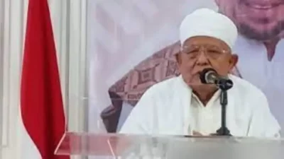 Singa Podium KH Syukron Makmun Wafat, Ribuan Jemaah Antar Ulama Kharismatik Jakarta